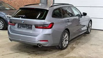 BMW 3 Series 2023 photo 2