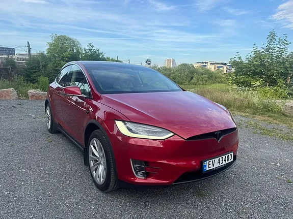 Tesla Model X 2019 photo 2