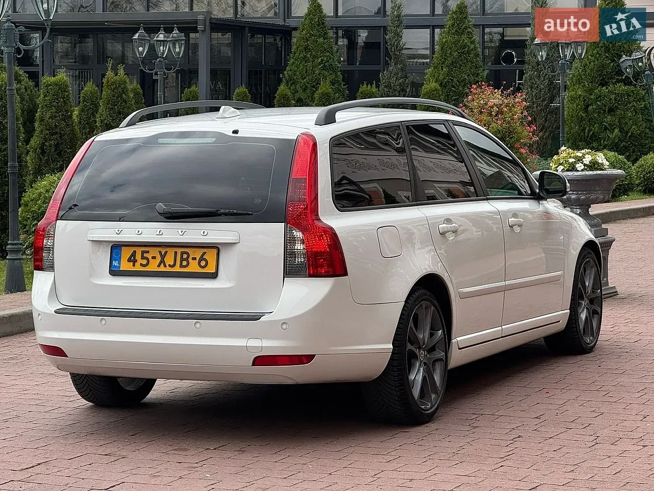 Volvo V50 2011 photo 5
