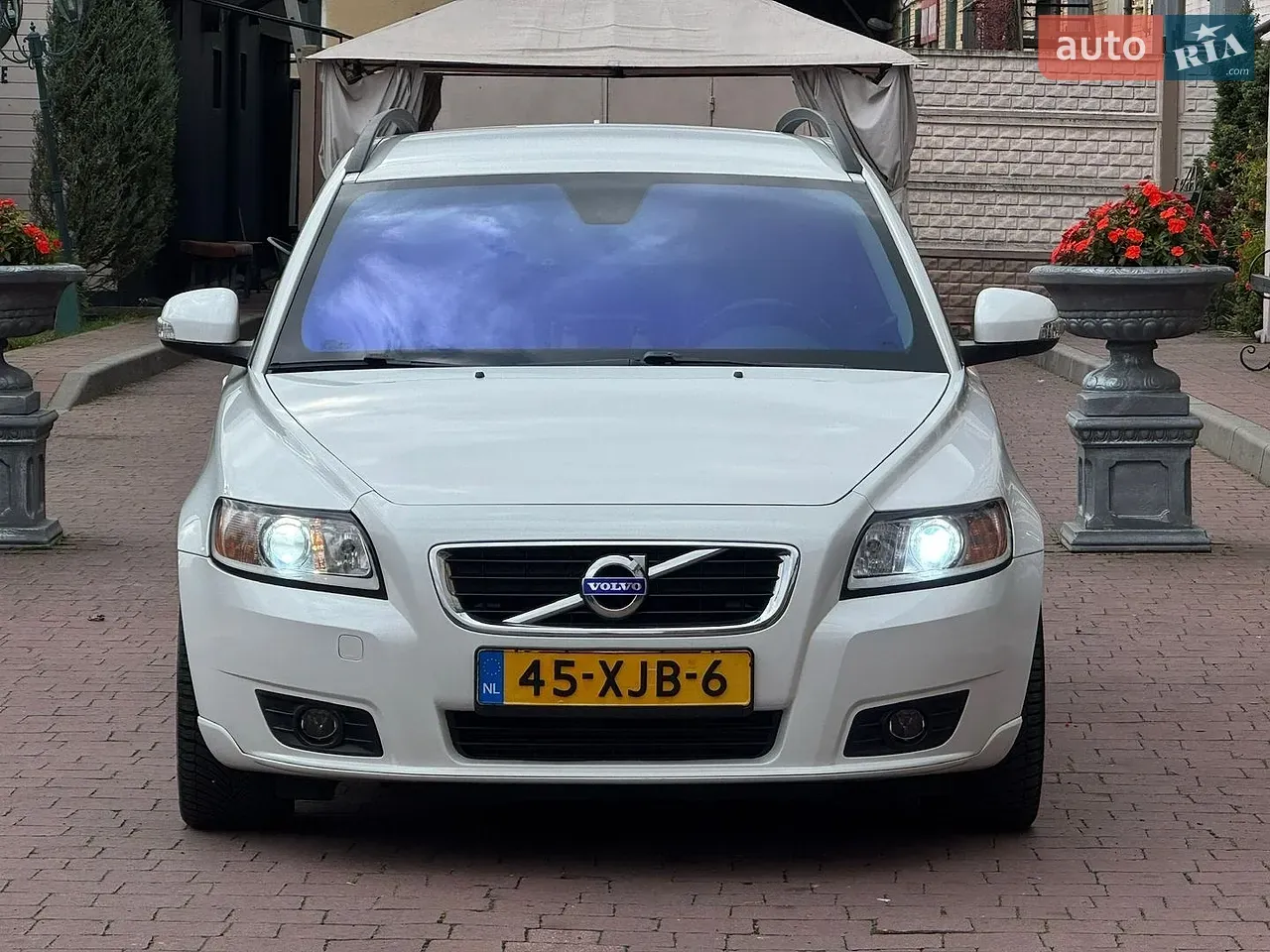 Volvo V50 2011 photo 3
