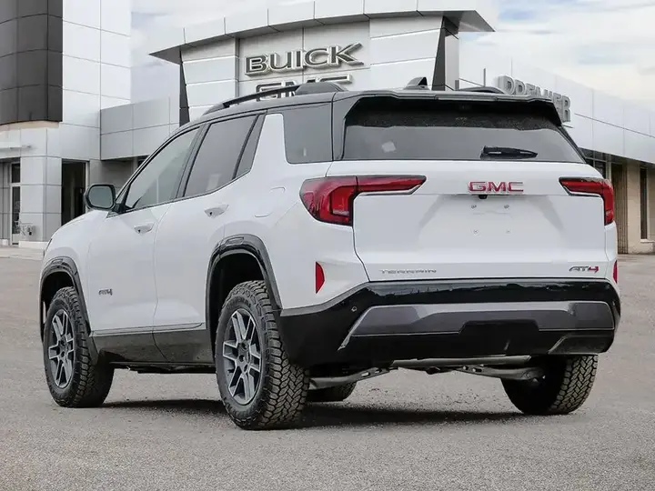 GMC Terrain 2027 photo 4