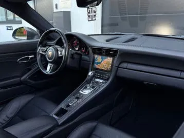 Porsche 911 2017 photo 2