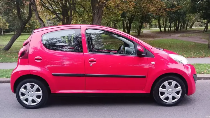 Peugeot 107 2012 photo 2