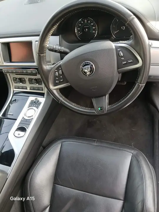 Jaguar Xf 2015 photo 5