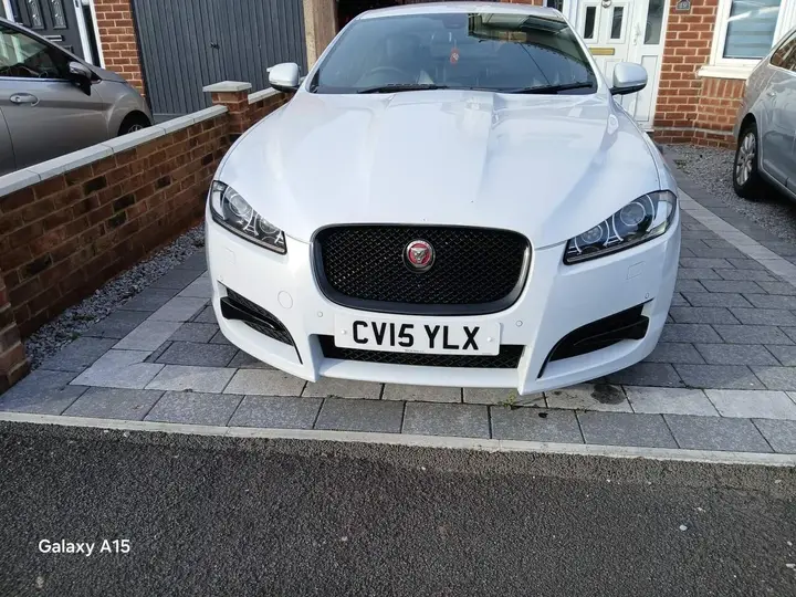 Jaguar Xf 2015 photo 2