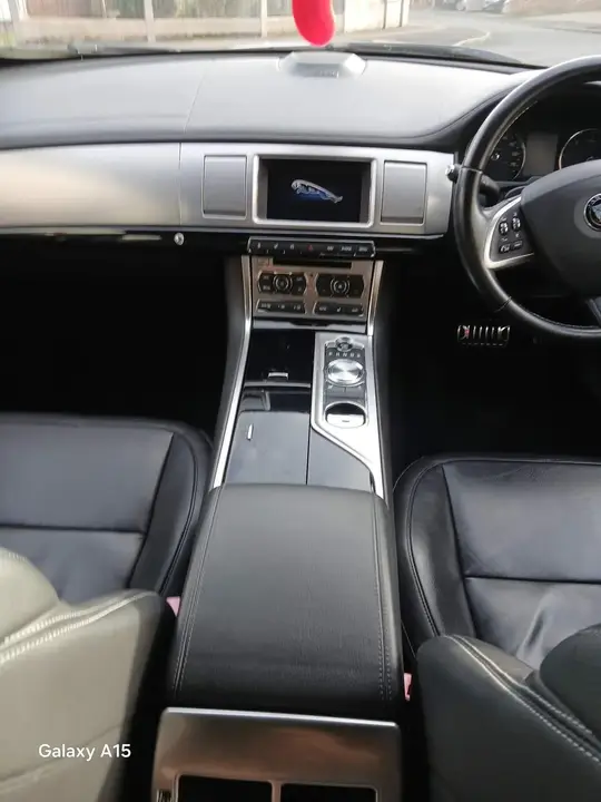 Jaguar Xf 2015 photo 4