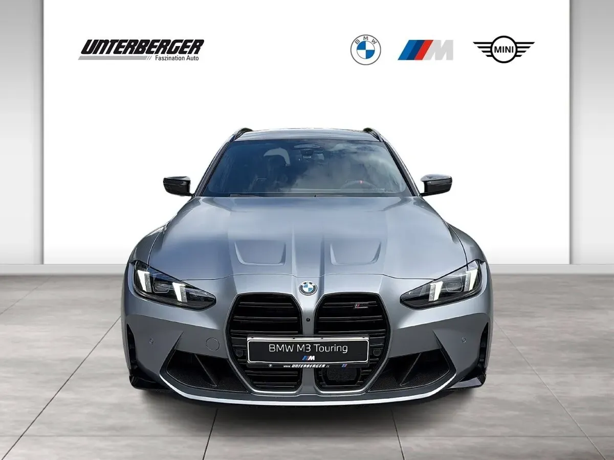 BMW 3 Series photo 2