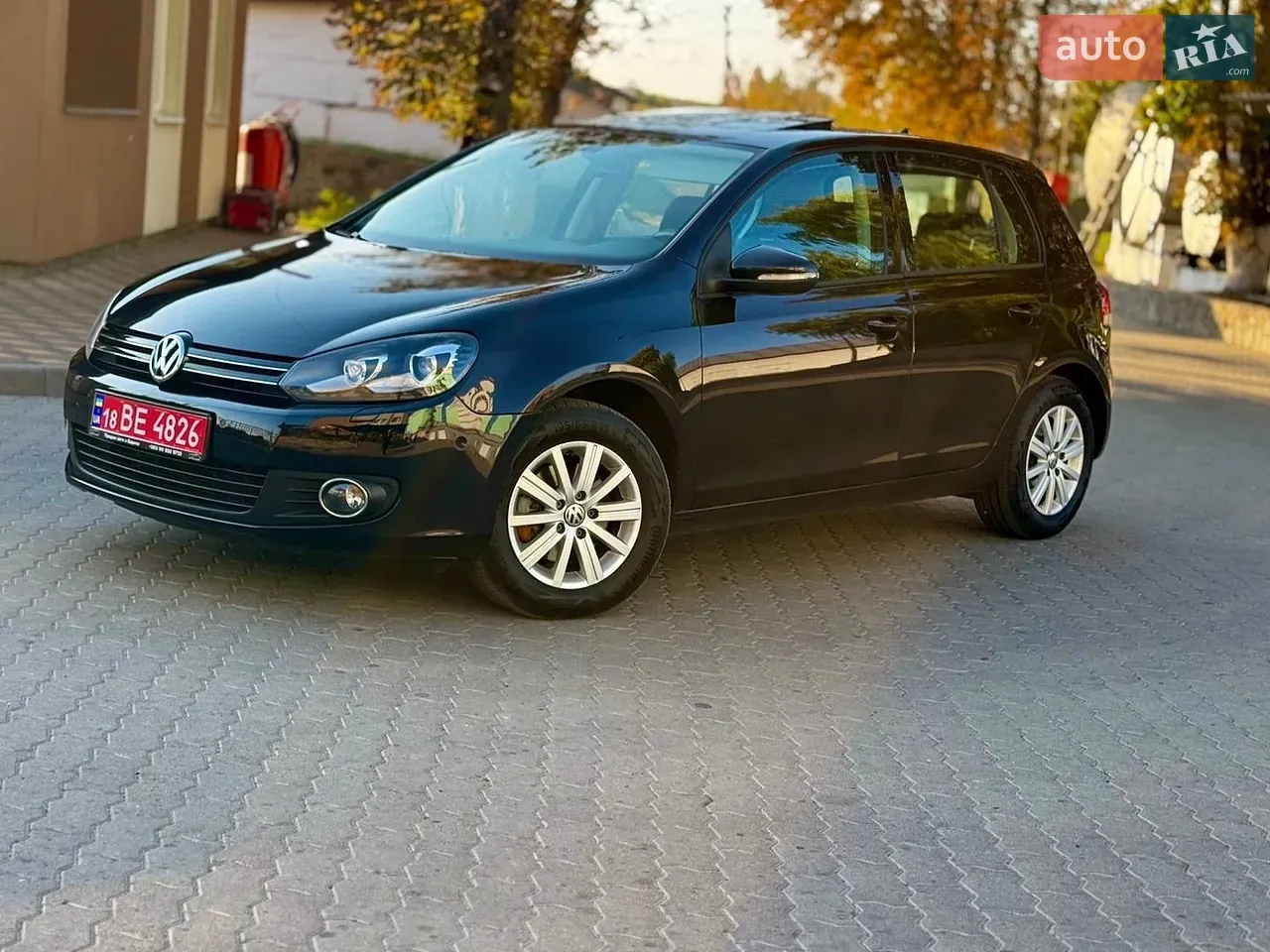 Volkswagen Golf 2011 photo 2