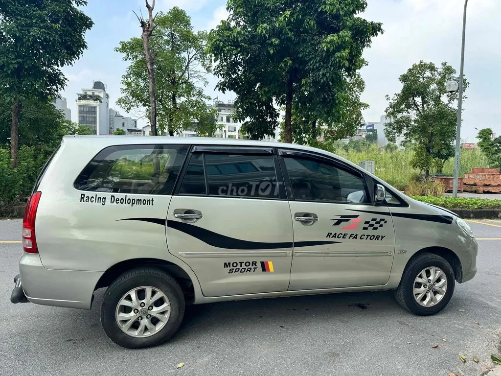 Toyota Innova 2008 photo 2
