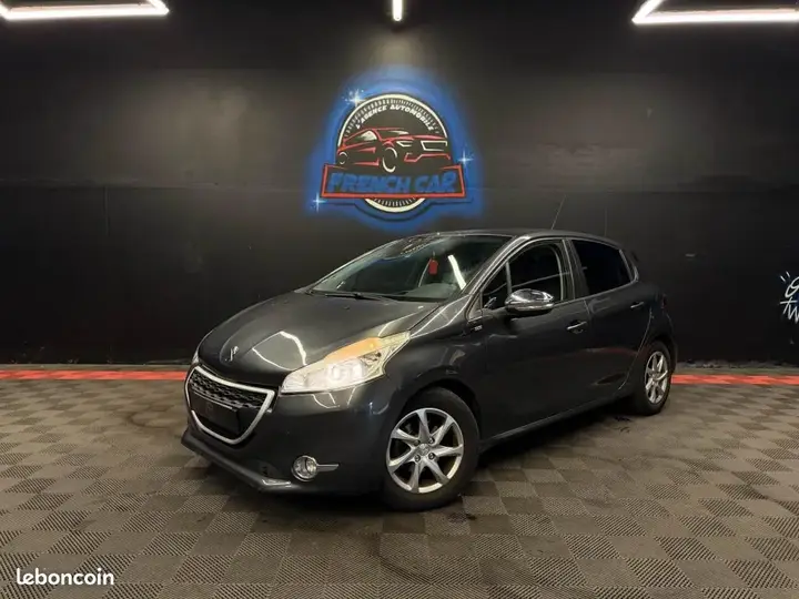 Peugeot 208 2014 photo 2