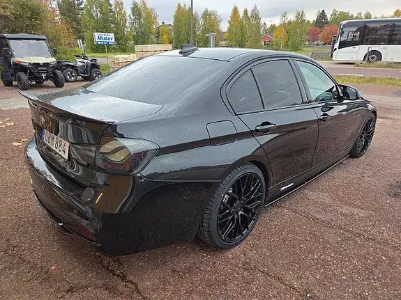 BMW 320I 2019 photo 4