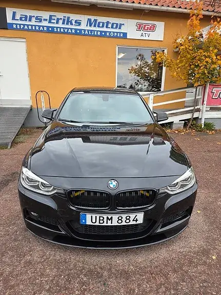 BMW 320I 2019 photo 2