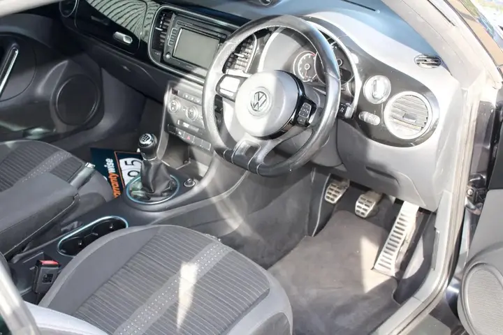 Volkswagen Beetle 2015 photo 4