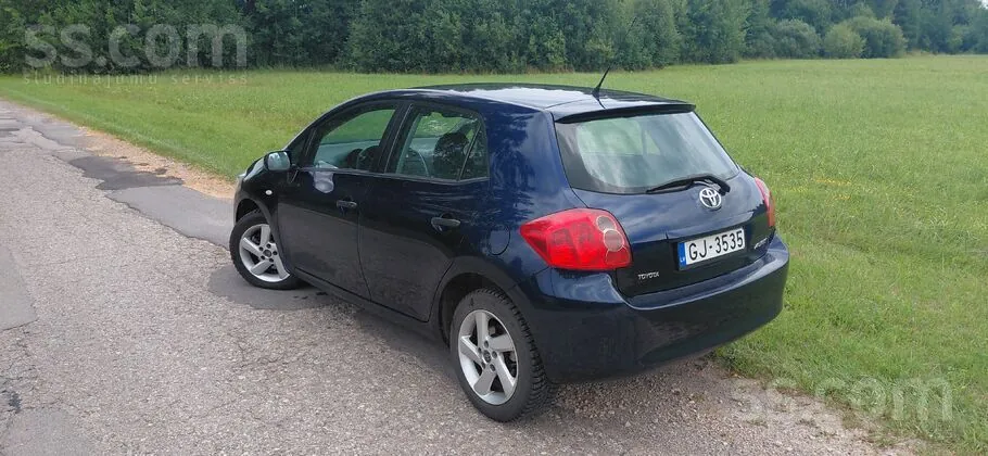 Toyota Auris 2007 photo 2