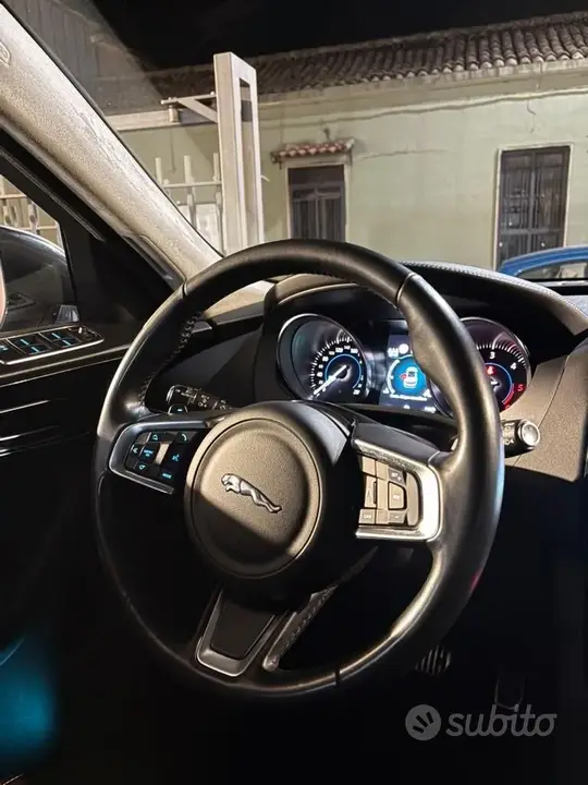 Jaguar F-Pace 2019 photo 5