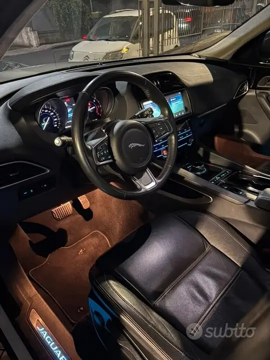 Jaguar F-Pace 2019 photo 3