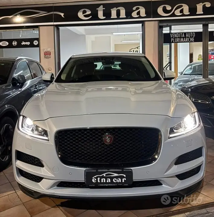 Jaguar F-Pace 2019 photo 2