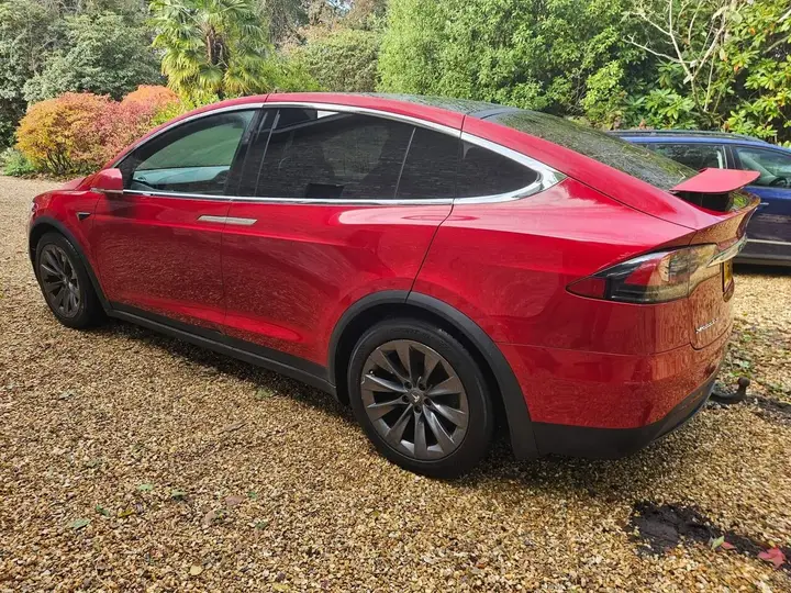 Tesla Model X 2018 photo 2
