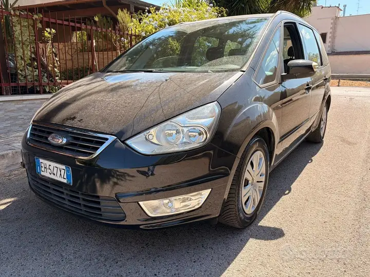 Ford Galaxy 2011 photo 3