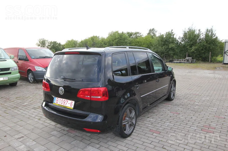 Volkswagen Touran 2012 photo 4