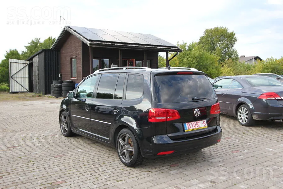 Volkswagen Touran 2012 photo 3