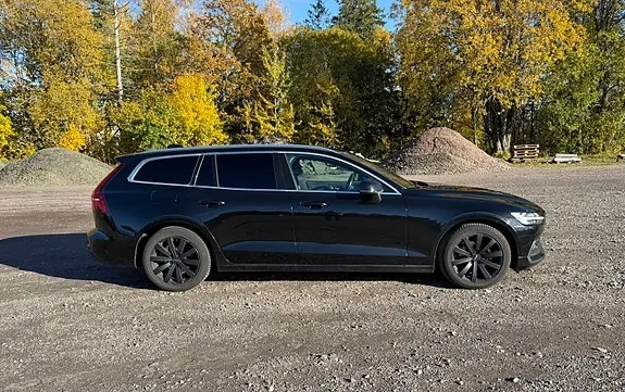 Volvo V60 2019 photo 2