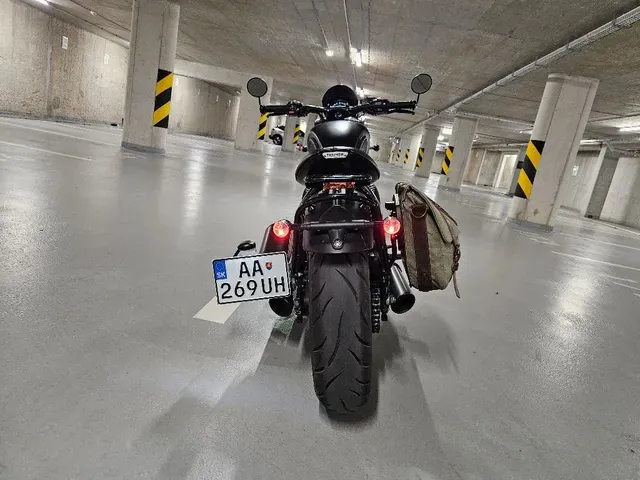 Triumph Bonneville Bobber Black 1200 2019 photo 3