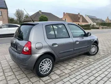 Renault Clio 2002 photo 4