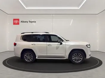 Toyota Land Cruiser 2023 photo 3
