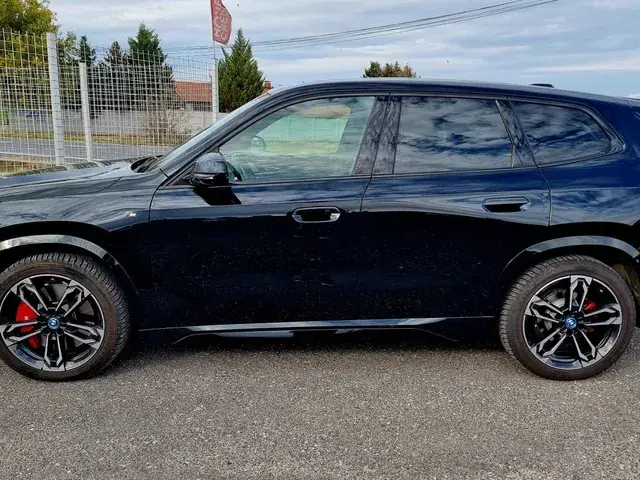 BMW Ix1 2024 photo 2