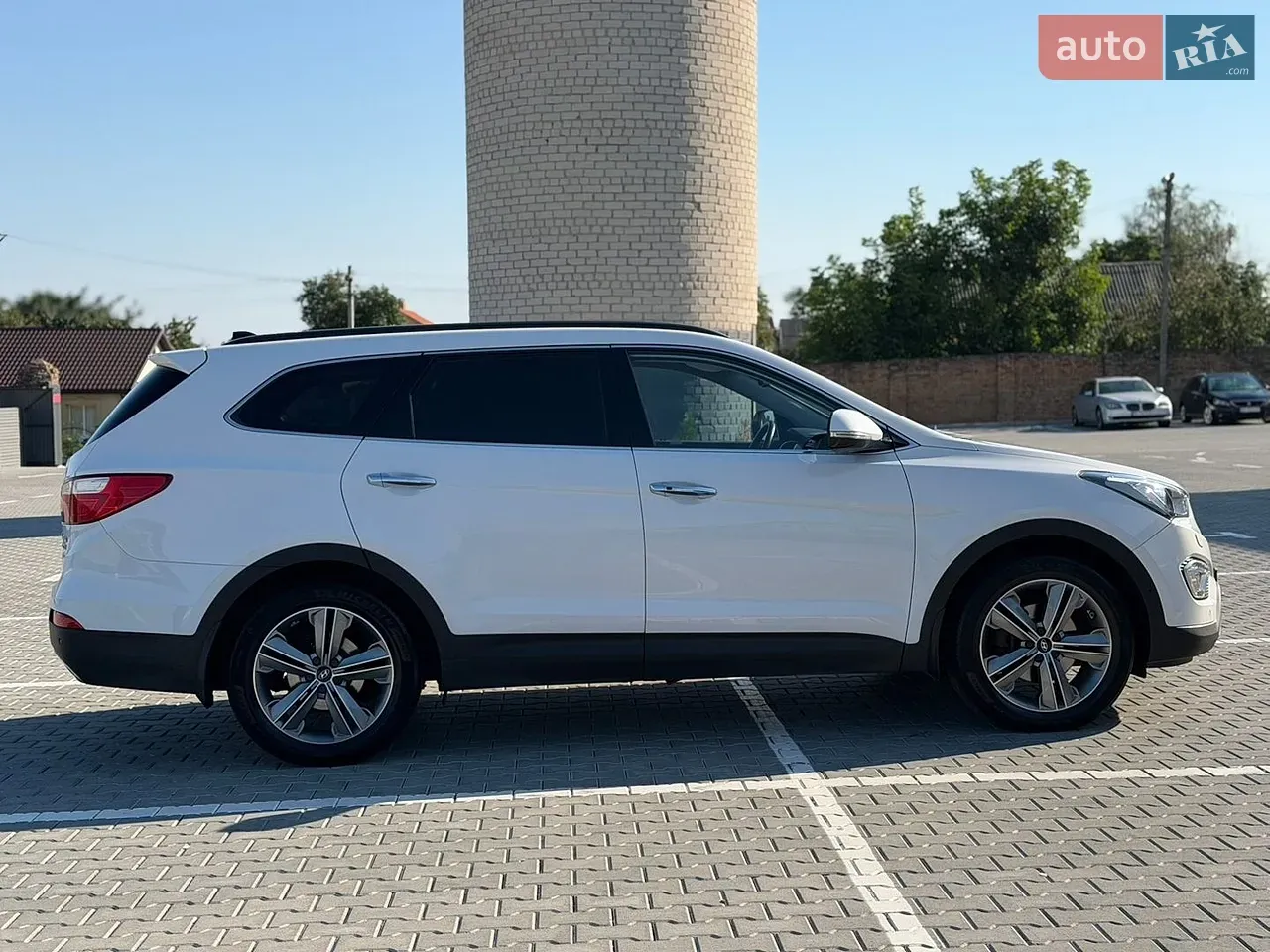 Hyundai Grand Santa Fe 2015 photo 4