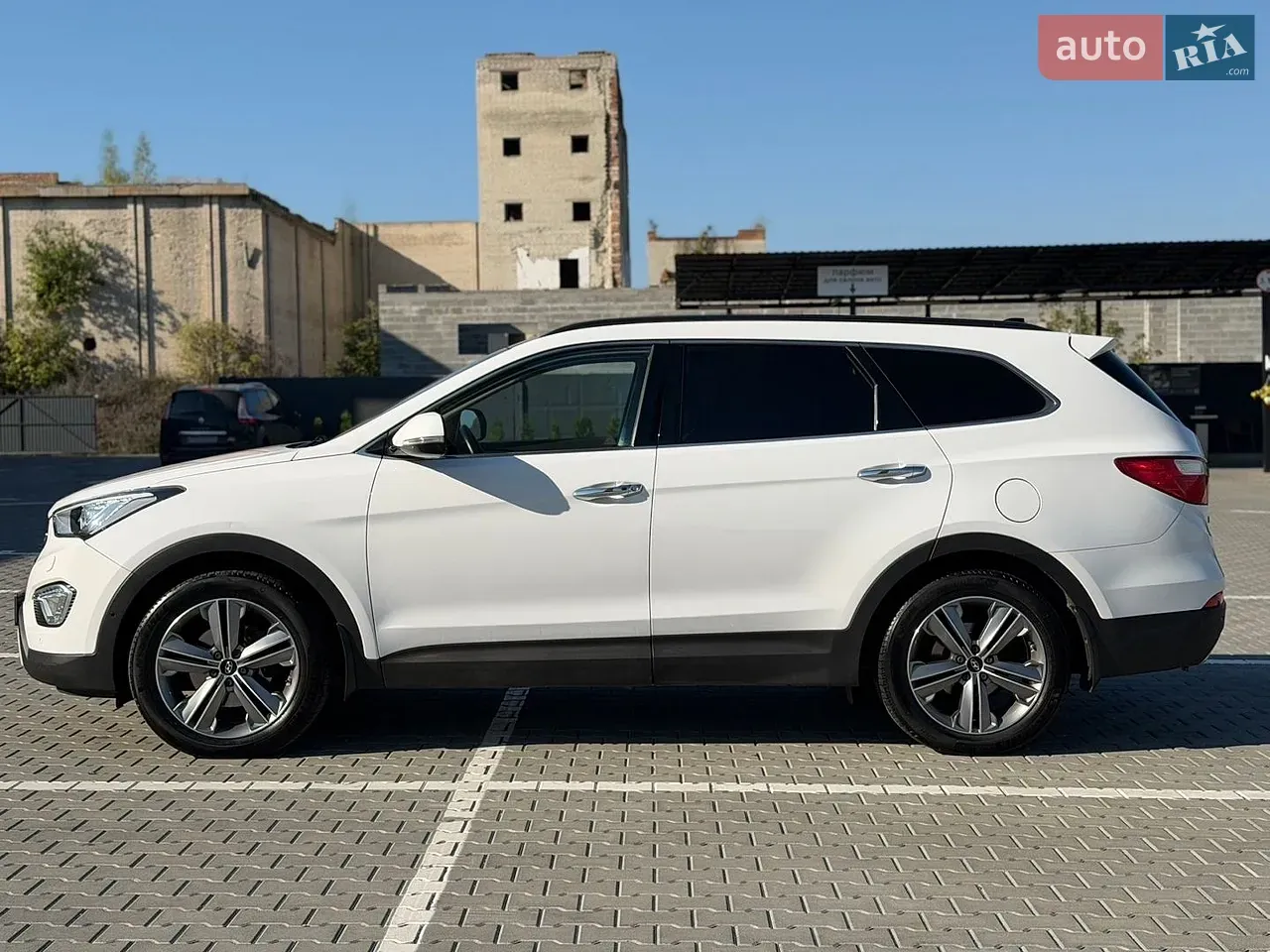 Hyundai Grand Santa Fe 2015 photo 5