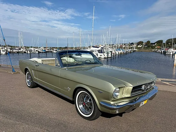 Ford Mustang 1965 photo 2