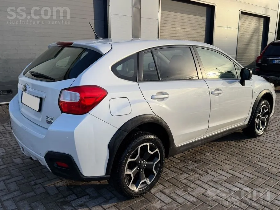 Subaru Xv 2012 photo 2
