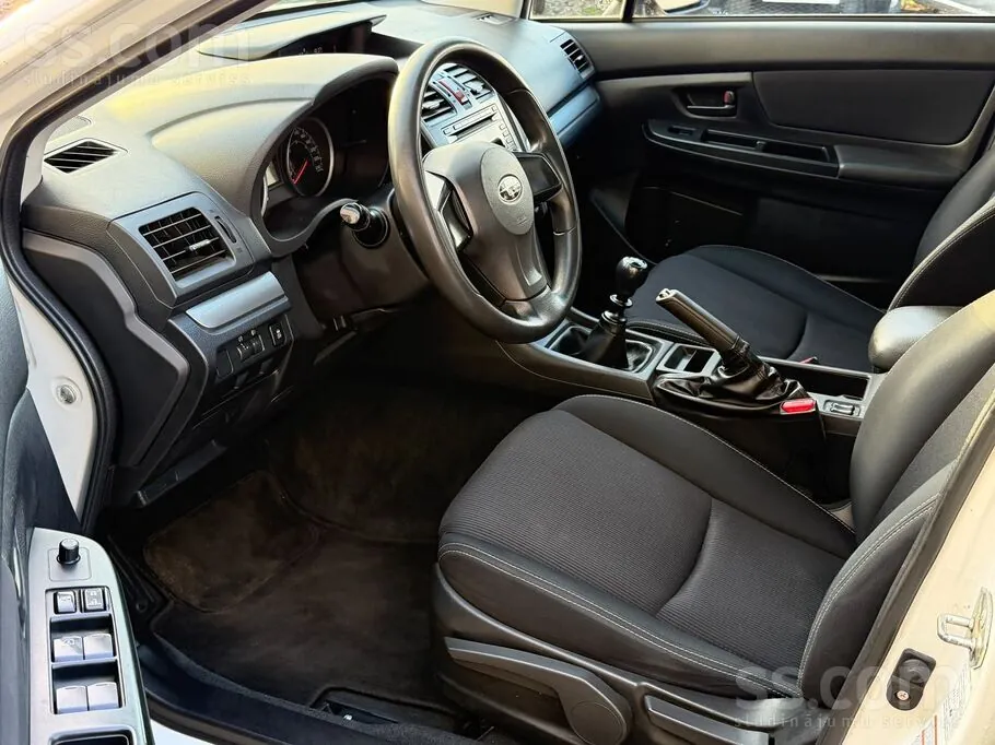 Subaru Xv 2012 photo 4
