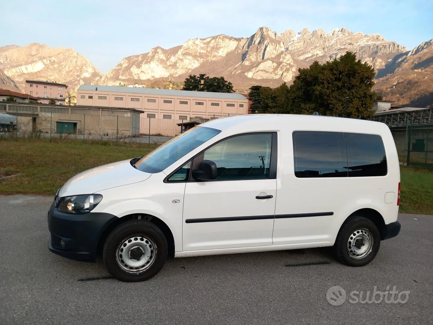 Volkswagen Caddy 2015 photo 2