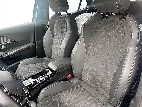 Peugeot 2008 2025 photo 5