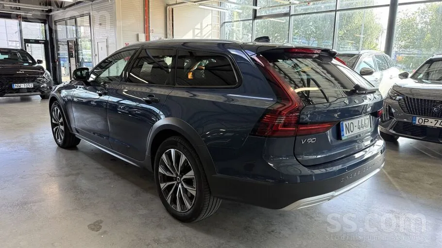 Volvo V90 2023 photo 3