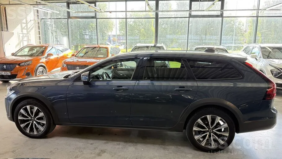 Volvo V90 2023 photo 2