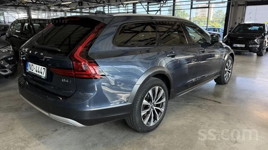 Volvo V90 2023 photo 4