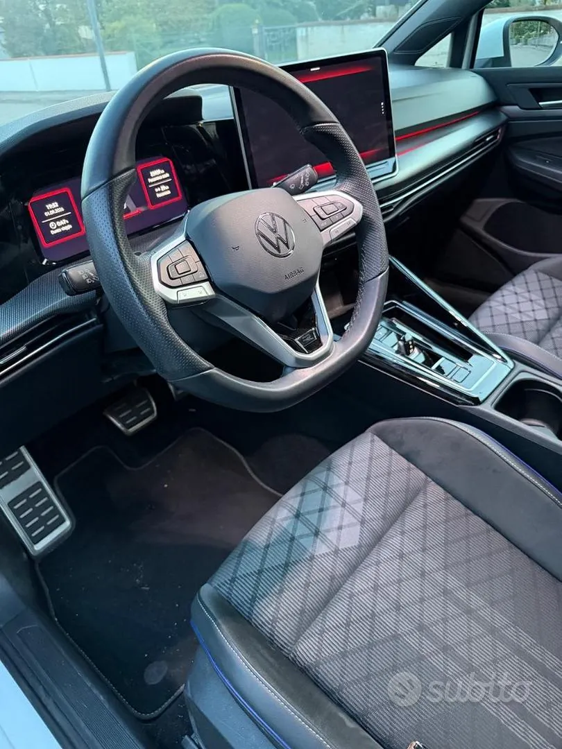 Volkswagen Golf 2024 photo 5