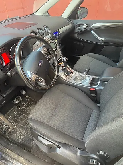 Ford Galaxy 2009 photo 2