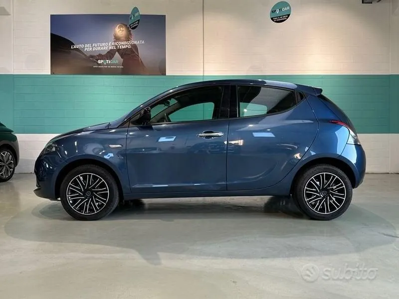 Lancia Ypsilon 2022 photo 2