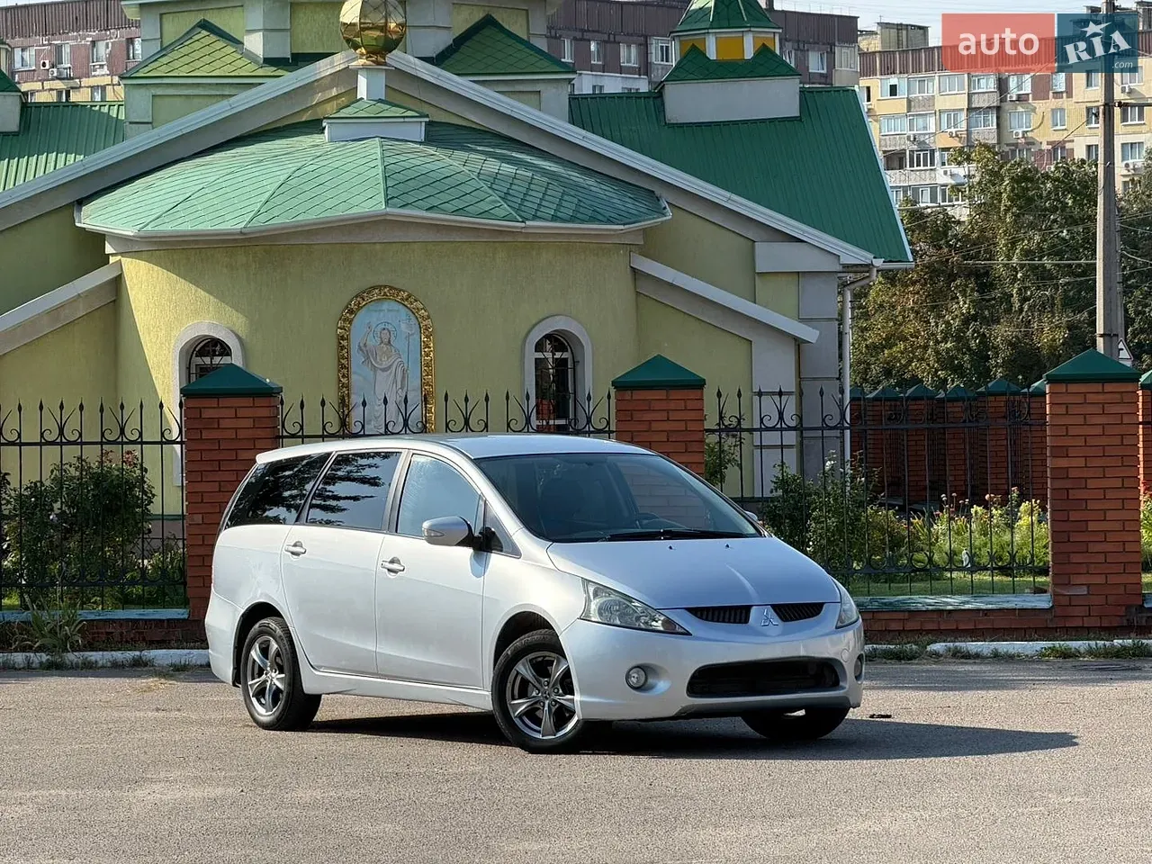 Mitsubishi Grandis 2007 photo 5