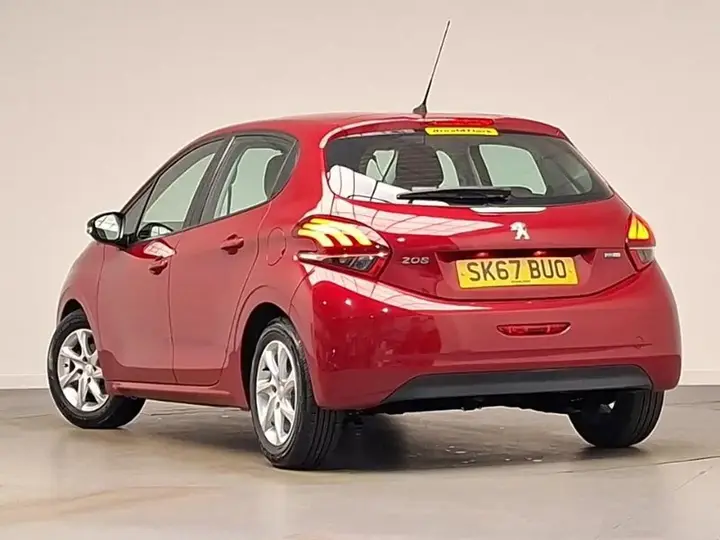 Peugeot 208 2017 photo 2