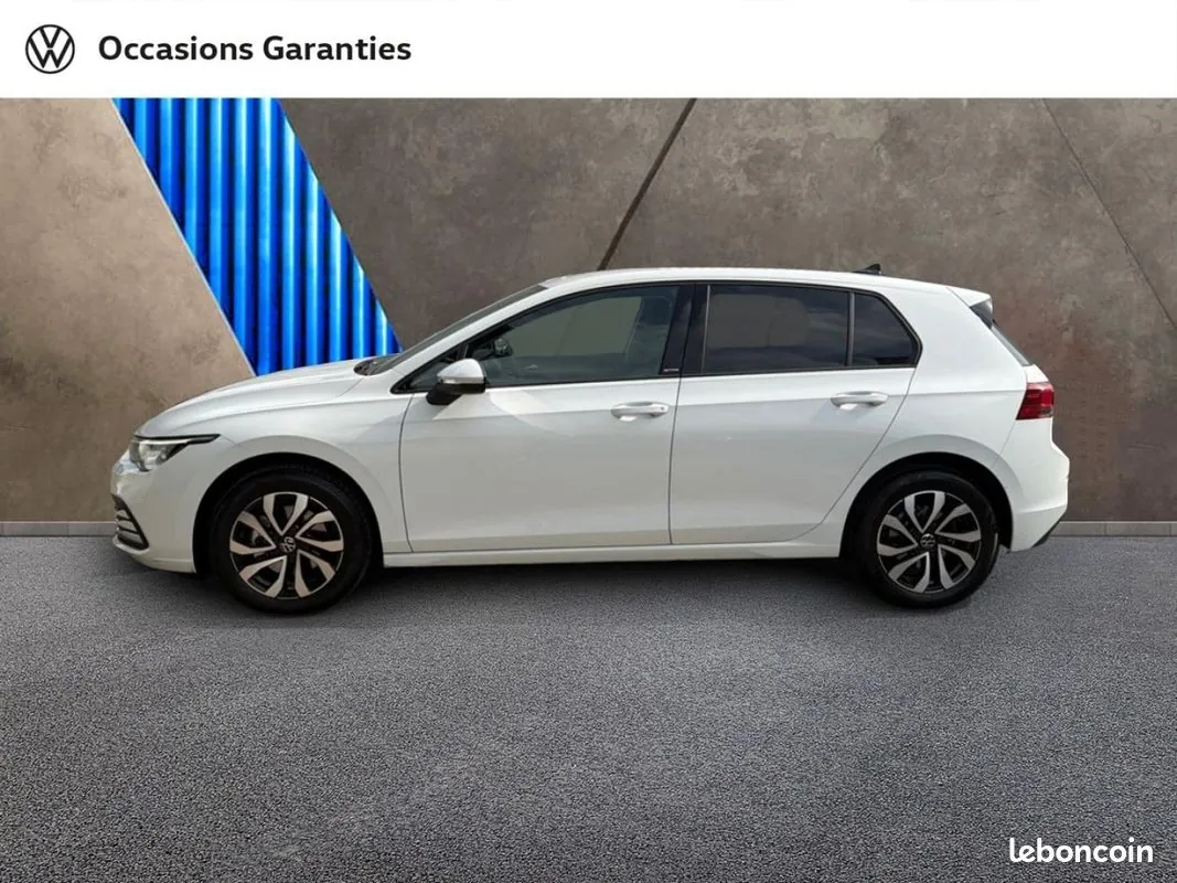 Volkswagen Golf 2023 photo 2