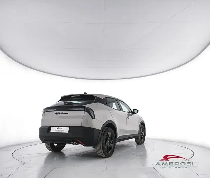 Alfa Romeo Junior 2025 photo 3