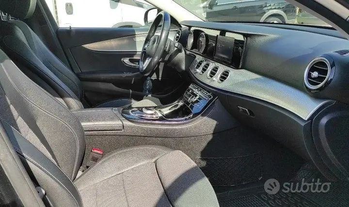 Mercedes-Benz E-Class 2018 photo 4