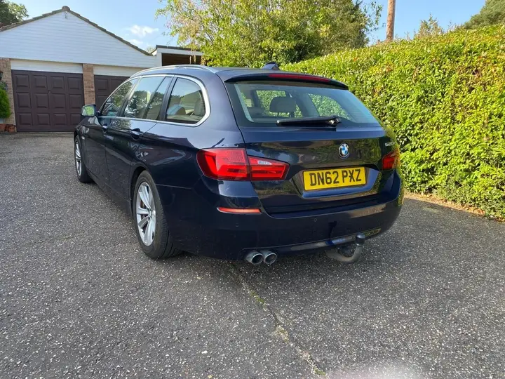 BMW 5 Series 2012 photo 2