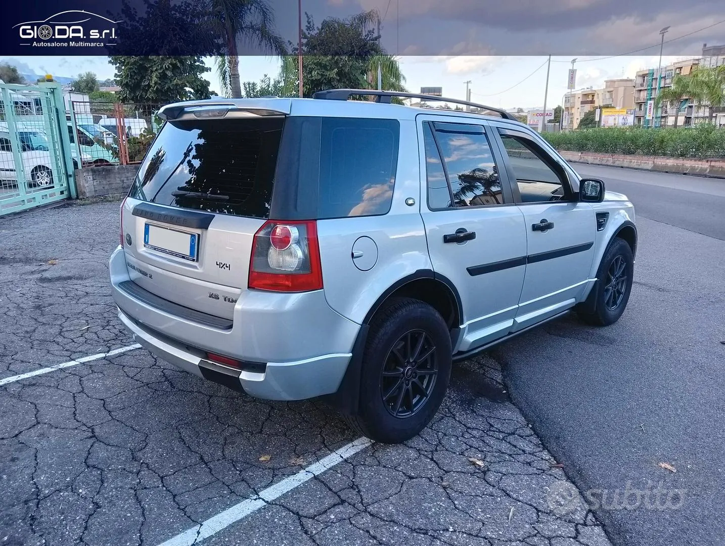Land Rover Freelander 2 2010 photo 4